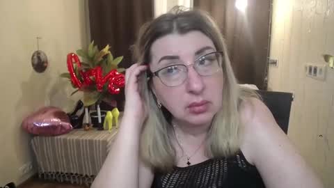 Snapshot of helenenigma chatting on 02/20/25, 01:46 helenenigma online show from 02/20/25, 01:46