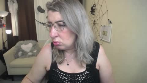 Snapshot of helenenigma chatting on 11/03/25, 07:26 helenenigma online show from 11/03/25, 07:26