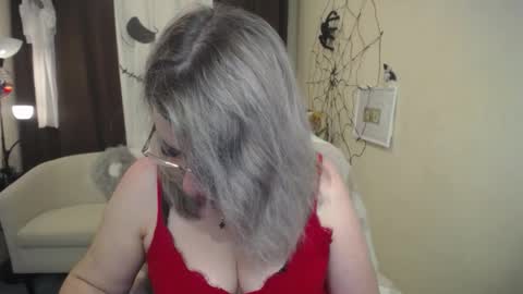 Snapshot of helenenigma chatting on 11/05/25, 07:36 helenenigma online show from 11/05/25, 07:36