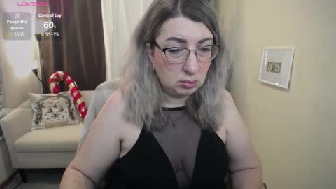 Snapshot of helenenigma chatting on 11/24/25, 07:35 helenenigma online show from 11/24/25, 07:35