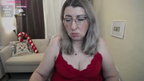 Snapshot of helenenigma chatting on 11/25/25, 07:36 helenenigma online show from 11/25/25, 07:36