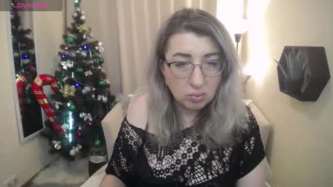 helenenigma online show from 12/19/25, 07:43