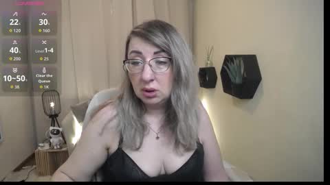 helenenigma online show from 02/26/26, 07:35