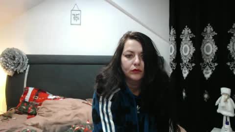 helenhh online show from 12/28/24, 12:56