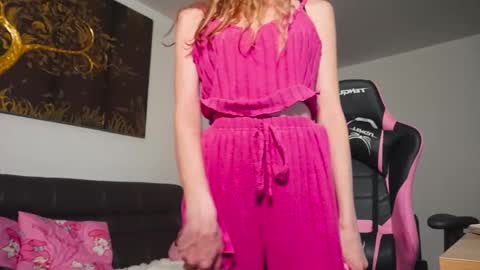 Helenn online show from 05/01/26, 01:43