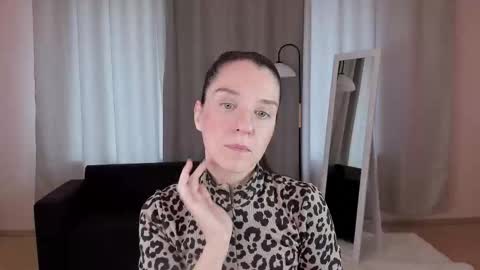 Helen online show from 09/14/25, 02:33