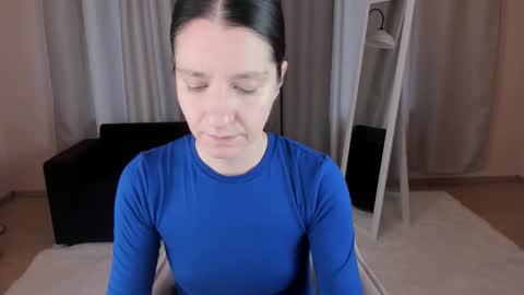 Helen online show from 09/19/25, 02:13