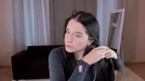 Helen online show from 10/05/25, 02:21