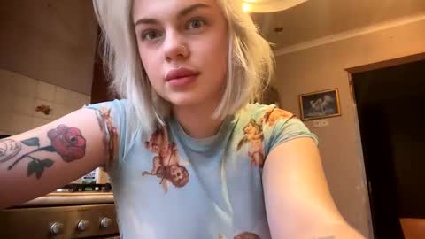 helga_now online show from 01/31/25, 01:34