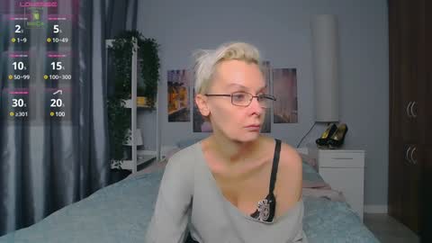 Helga online show from 12/17/24, 10:00