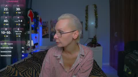 Helga online show from 12/25/24, 07:02