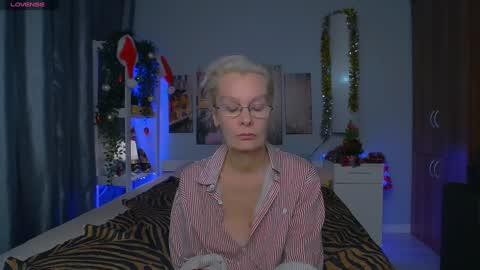 Helga online show from 01/06/25, 02:15