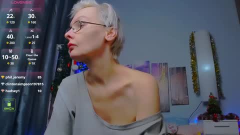 Helga online show from 01/11/25, 02:20