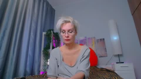 Helga online show from 02/15/25, 10:44