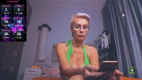 Helga online show from 10/14/25, 03:46