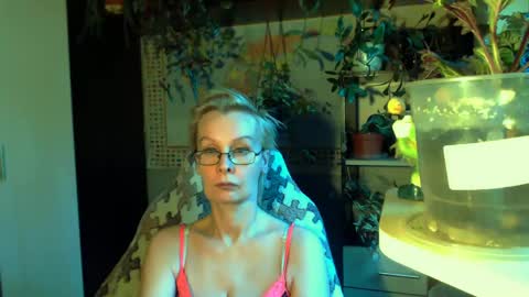 Snapshot of helgahimmele chatting on 05/08/26, 05:18 Helga online show from 05/08/26, 05:18