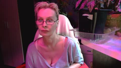 Snapshot of helgahimmele chatting on 06/30/26, 05:25 Helga online show from 06/30/26, 05:25