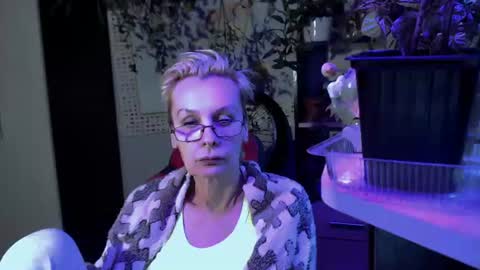 Snapshot of helgahimmele chatting on 07/16/26, 06:03 Helga online show from 07/16/26, 06:03