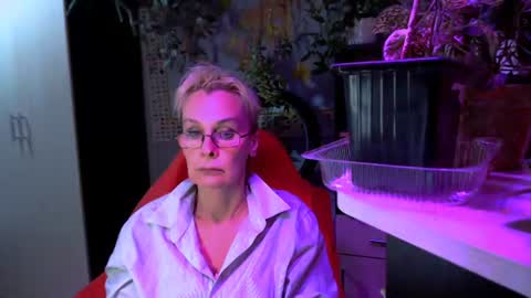 Snapshot of helgahimmele chatting on 07/19/26, 09:40 Helga online show from 07/19/26, 09:40