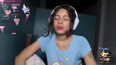 Helia Transfem and Amy online show from 11/11/25, 09:53