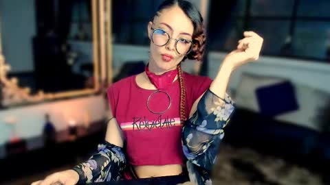 Heliconia online show from 05/10/26, 12:38
