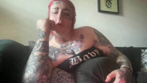 Snapshot of hell0kittyblood chatting on 02/23/25, 09:16 Bunnie Rotz online show from 02/23/25, 09:16