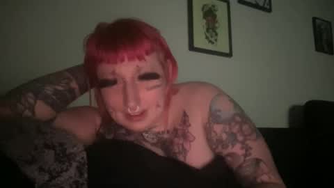 Snapshot of hell0kittyblood chatting on 02/26/25, 06:58 Bunnie Rotz online show from 02/26/25, 06:58