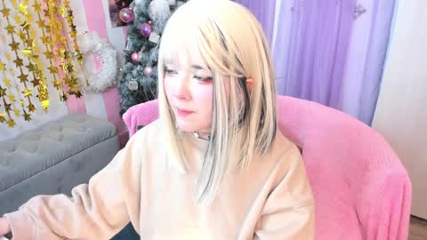 Snapshot of hell_fairy chatting on 12/31/24, 05:11 Laura online show from 12/31/24, 05:11