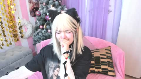 Snapshot of hell_fairy chatting on 01/10/25, 03:18 Laura online show from 01/10/25, 03:18