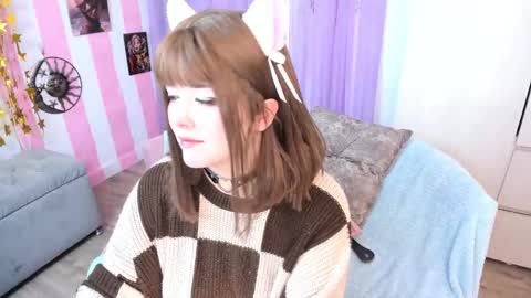 Snapshot of hell_fairy chatting on 02/21/25, 01:44 Laura online show from 02/21/25, 01:44