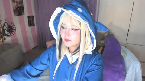 Snapshot of hell_fairy chatting on 09/13/25, 02:44 Laura online show from 09/13/25, 02:44