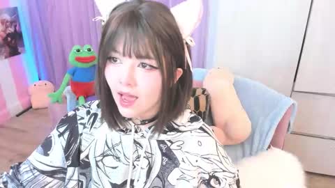 Snapshot of hell_fairy chatting on 11/13/25, 03:16 Laura online show from 11/13/25, 03:16