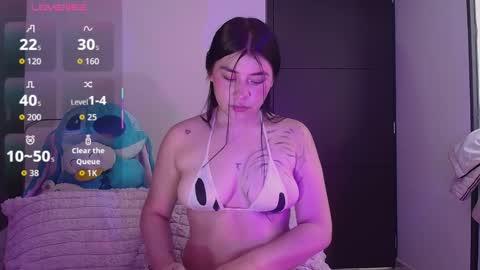 Snapshot of hell_luna chatting on 09/09/25, 07:13 Luna online show from 09/09/25, 07:13