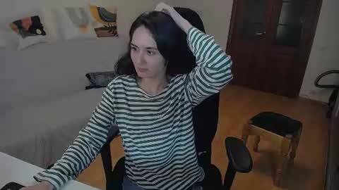 Snapshot of hella_helen chatting on 06/24/26, 06:40 Helen online show from 06/24/26, 06:40