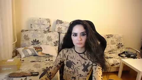 Snapshot of hella_helen chatting on 07/16/26, 11:11 Helen online show from 07/16/26, 11:11