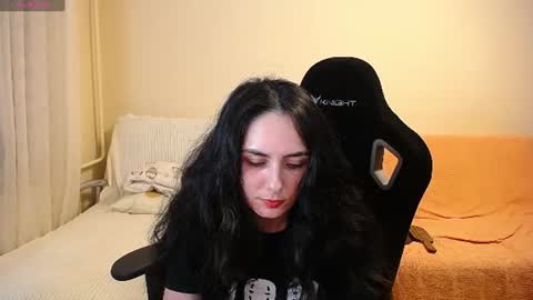 Snapshot of hella_helen chatting on 07/23/26, 11:35 Helen online show from 07/23/26, 11:35