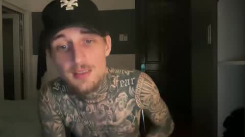 Snapshot of hellacozy chatting on 10/24/25, 07:43 hellacozy online show from 10/24/25, 07:43