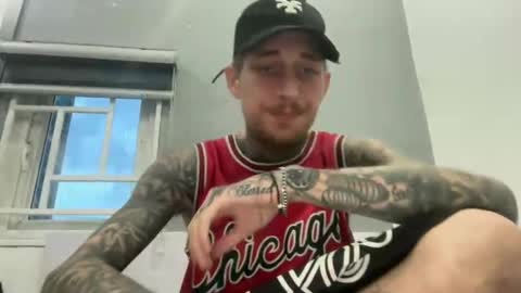 Snapshot of hellacozy chatting on 10/25/25, 10:23 hellacozy online show from 10/25/25, 10:23