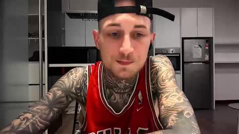 Snapshot of hellacozy chatting on 02/10/26, 01:15 hellacozy online show from 02/10/26, 01:15