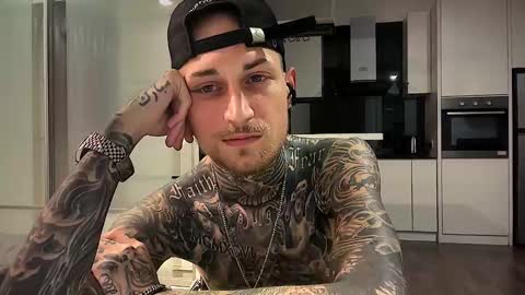 Snapshot of hellacozy chatting on 02/11/26, 01:05 hellacozy online show from 02/11/26, 01:05