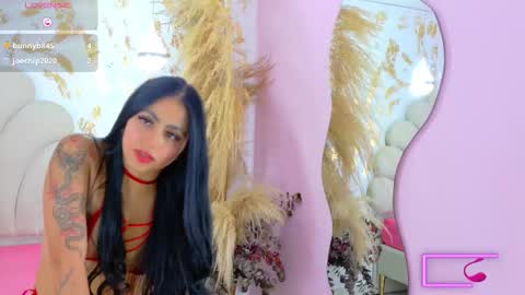 Snapshot of hellemmonet chatting on 11/10/25, 08:19 HellemMonet online show from 11/10/25, 08:19