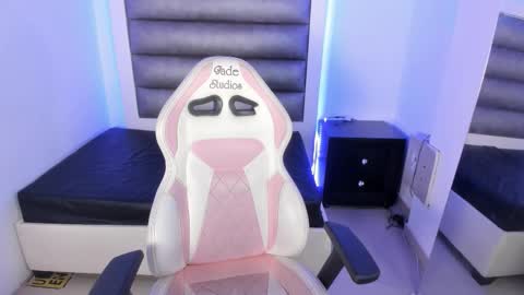 hellen__smith_ online show from 02/25/26, 05:00