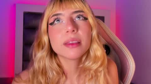 hellen__smith_ online show from 03/30/26, 08:43