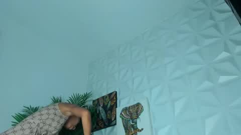 Snapshot of hellen_sky_ chatting on 06/05/26, 07:08 hellen online show from 06/05/26, 07:08