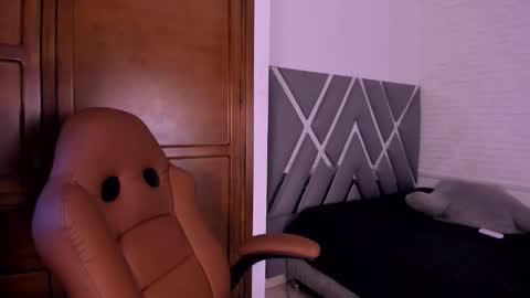 Juliet online show from 09/20/25, 07:26