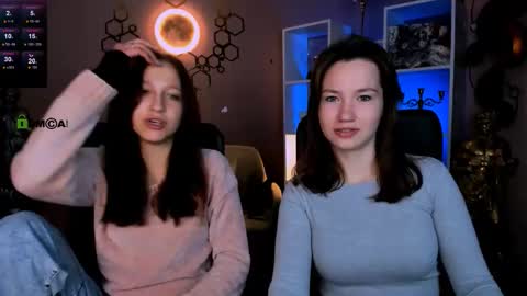 Helli online show from 11/23/25, 08:08