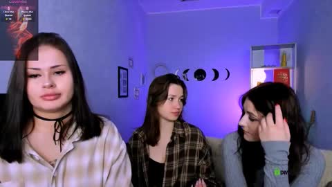 Helli online show from 12/21/25, 08:27