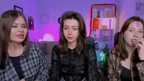 Helli online show from 03/28/26, 08:19