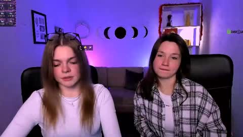 Helli online show from 04/15/26, 07:54