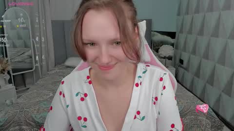 Snapshot of hello_helena chatting on 09/10/25, 08:20 Helene online show from 09/10/25, 08:20